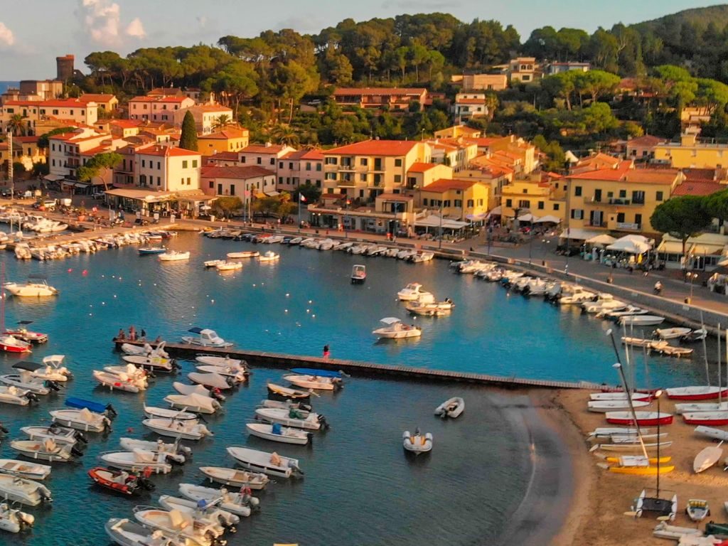 Marina di Campo - il porticciolo